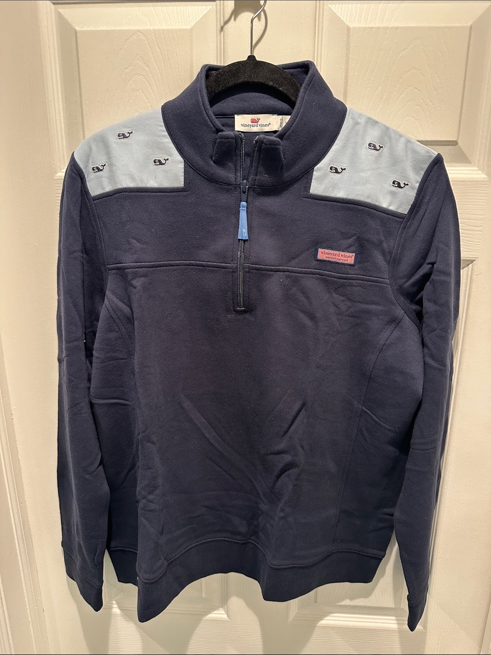 Vineyard Vines Navy Quarter-Zip with Light Blue Whale Panels Size XL Nwot